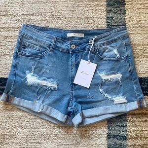 NWT KanCan Mid Rise Destructed Light Wash Shorts